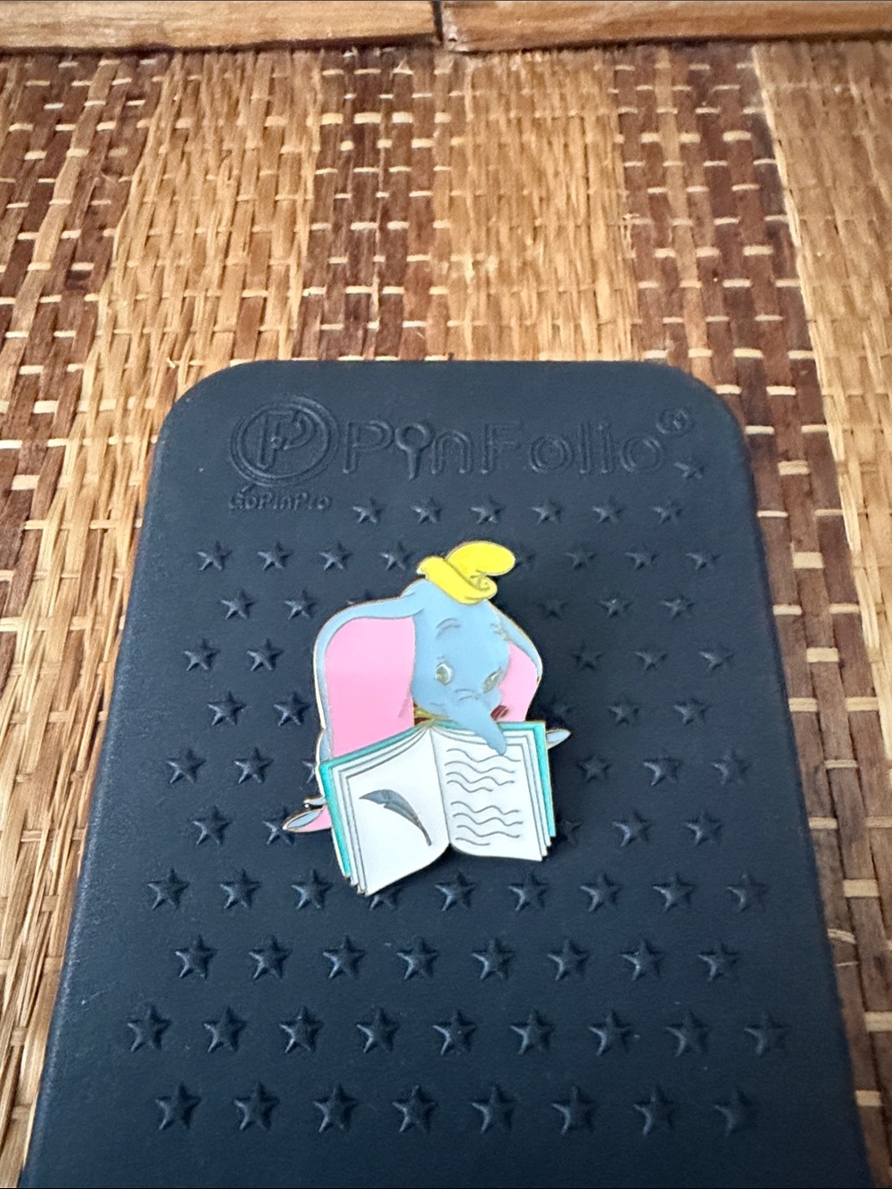 Dumbo - Loungefly Disney Storybook Classics Enamel Pin